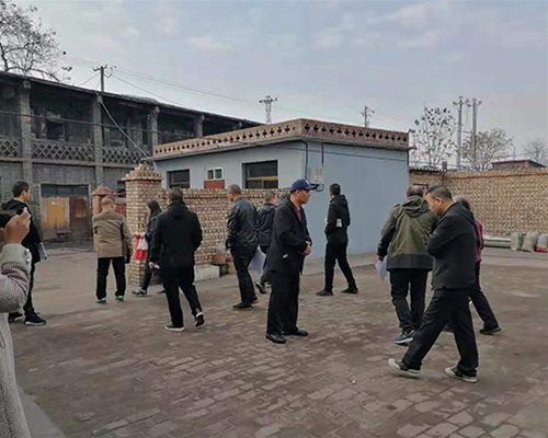 縣委、鎮(zhèn)府領(lǐng)導(dǎo)驗收煤改電工程