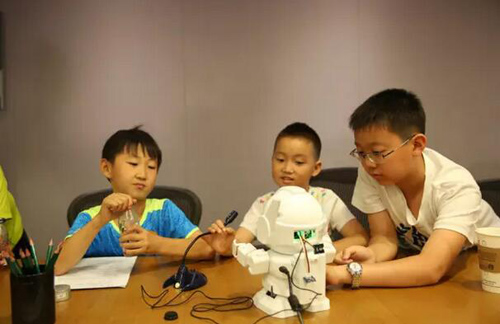 童程童美參與Bluemix少年開發(fā)者趣玩體驗營