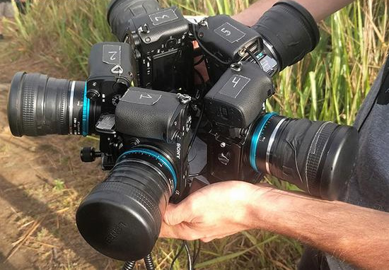 目前最強(qiáng)的VR相機(jī) 不過想用的話還得有個好頸椎