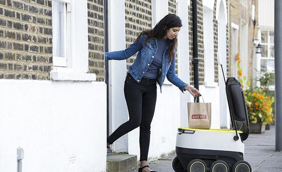 英國現(xiàn)外賣機器人 送餐僅用30分鐘