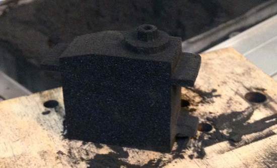 Brandon Fosdick－航天工程師開發(fā)負(fù)擔(dān)得起的SLS 3D打印機(jī)