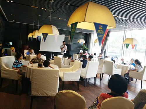 童程童美小伙伴們，快來一起：Running Code！