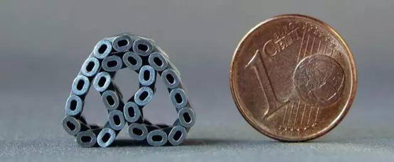 悅?cè)鹑S發(fā)布DMT大型復(fù)合3D金屬打印系統(tǒng)及3D微打印系統(tǒng)