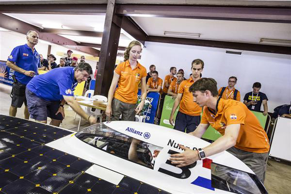 大學(xué)生用3D打印尾翼優(yōu)化太陽(yáng)能賽車空氣動(dòng)力性能