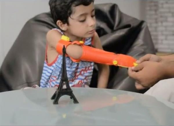 Bioniks為孩子們3D打印假肢“超級(jí)英雄”系列假肢