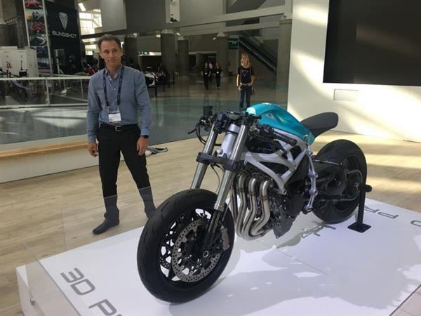 Divergent 3D攜3D打印超級(jí)摩托車首次亮相洛杉磯車展