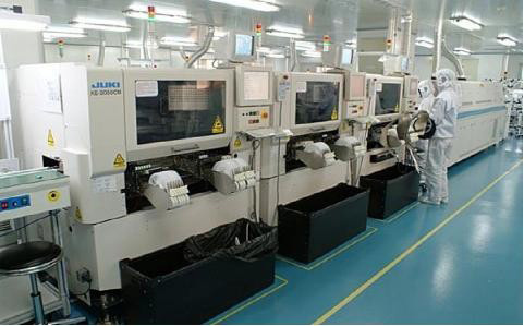 AGV倉儲搬運(yùn)機(jī)器人不為人知的十大優(yōu)勢