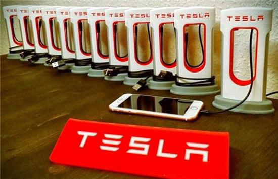 特斯拉粉絲設(shè)計出3D打印迷你特斯拉充電站