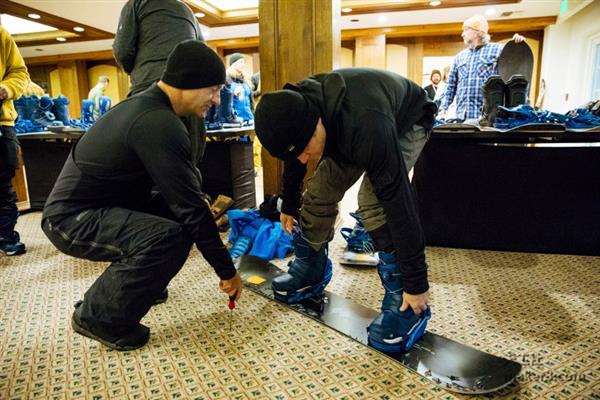 Burton滑雪板推出踏步綁定系統(tǒng)