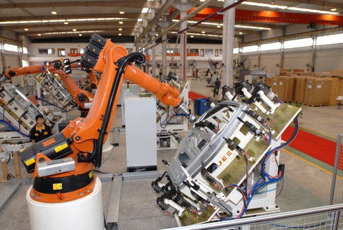 人工智能進(jìn)駐日本保險(xiǎn)業(yè) 機(jī)器人或?qū)㈩嵏参宕笮袠I(yè)