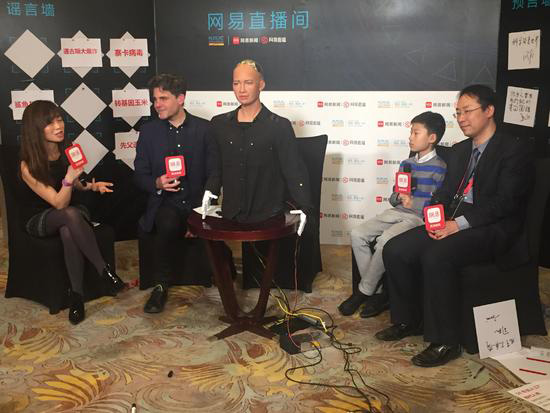 香港機器人公司創(chuàng)始人：5年內機器人將成人類朋友