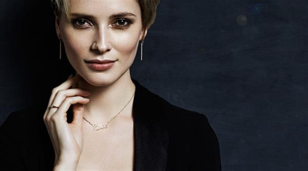 在線定制帶有自己名字的3D打印鉆石項(xiàng)鏈