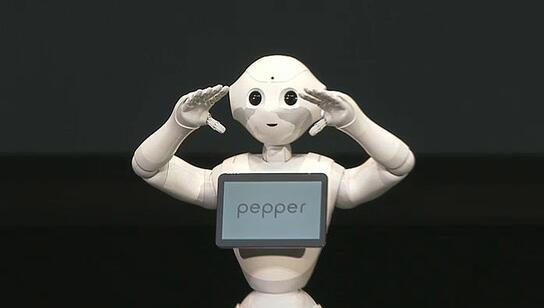 富士康與軟銀的關(guān)系越發(fā)密切。日前有消息稱，富士康收購(gòu)了軟銀一家投資公司的過(guò)半數(shù)股權(quán)，雙方將在IT等投資領(lǐng)域共同開(kāi)拓市場(chǎng)。據(jù)悉，富士康集團(tuán)將斥資6億美元，獲得軟銀集團(tuán)在新加坡一家投資公司“SoftBank Group Capital Apac”的54.5%股權(quán)