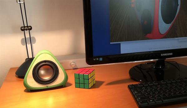 時(shí)尚小巧的多彩四面體形3D打印揚(yáng)聲器T3TRA