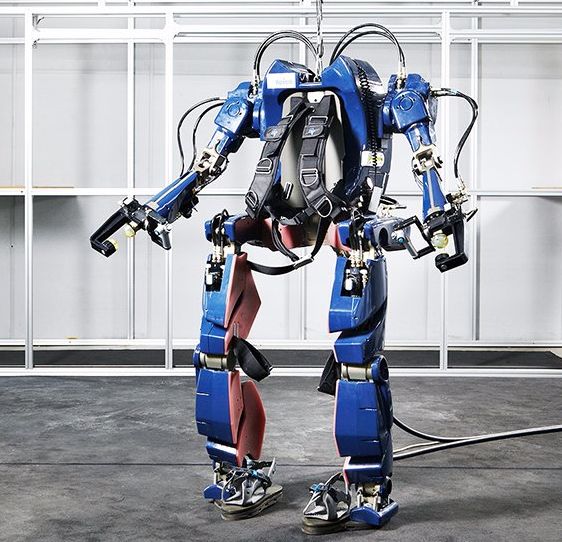 “可穿戴機(jī)器人”亮相 助截癱患者重新行走