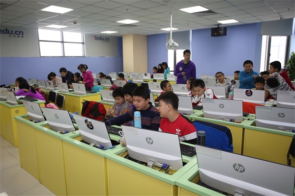 達內(nèi)童程童美“發(fā)現(xiàn)杯”青少年編程大賽開戰(zhàn)，2000多選手決戰(zhàn)全國