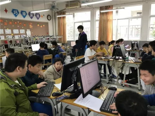 “發(fā)現(xiàn)杯”中國(guó)青少年編程挑戰(zhàn)活動(dòng)廣州賽區(qū)，近500名編程小達(dá)人競(jìng)技