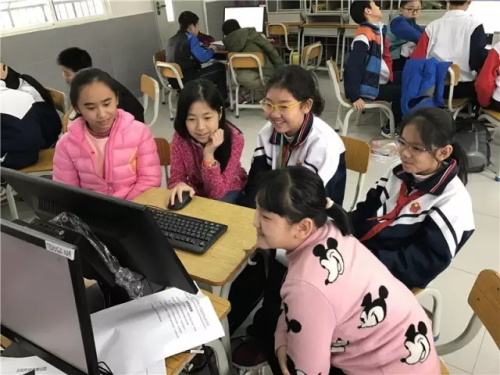 “發(fā)現(xiàn)杯”中國(guó)青少年編程挑戰(zhàn)活動(dòng)廣州賽區(qū)，近500名編程小達(dá)人競(jìng)技