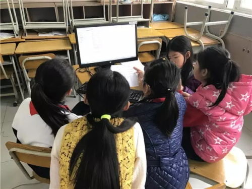 “發(fā)現(xiàn)杯”中國(guó)青少年編程挑戰(zhàn)活動(dòng)廣州賽區(qū)，近500名編程小達(dá)人競(jìng)技