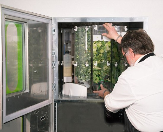 美國推出可做1000多種沙拉的機(jī)器人 每份只需60秒