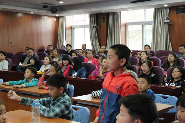 機器人編程引關(guān)注  童程童美走進北京公立校