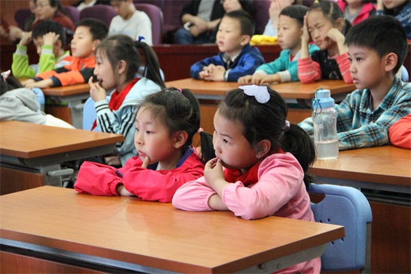 機器人編程引關(guān)注  童程童美走進北京公立校