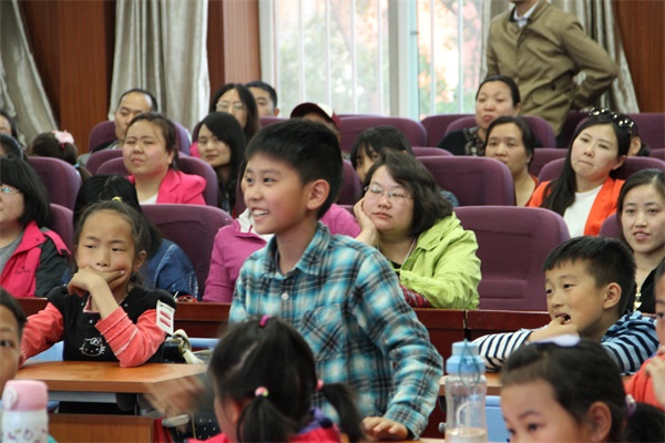 機器人編程引關(guān)注  童程童美走進北京公立校