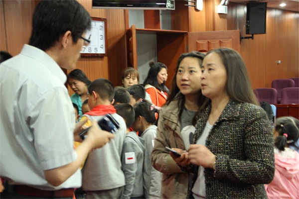 機器人編程引關(guān)注  童程童美走進北京公立校