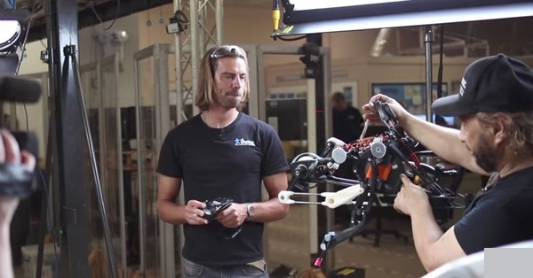 機(jī)器人還在學(xué)習(xí)怎么走路 這只鴕鳥機(jī)器人已經(jīng)跑穩(wěn)了