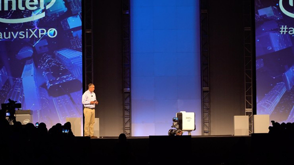 用平衡車送外賣(mài)？Segway Robotics和Intel聯(lián)合推出配送機(jī)器人