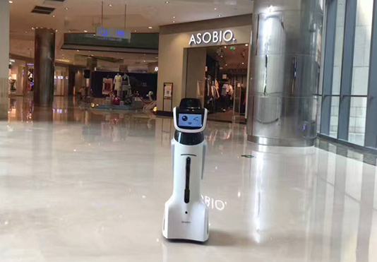 電商行業(yè)的崛起，給傳統(tǒng)線下零售業(yè)帶來一定的沖擊和壓力，業(yè)界開始尋求“智慧零售”轉(zhuǎn)型升級，期望借力智能科技搭配高品質(zhì)的服務(wù)與環(huán)境，發(fā)揮線下零售獨有的體驗優(yōu)勢，吸引顧客重拾逛街購物的樂趣。