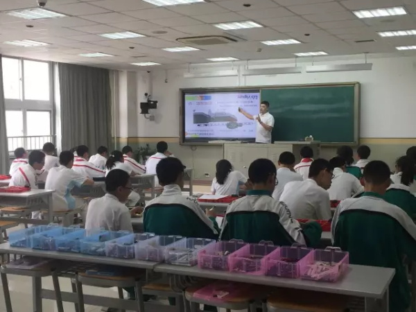 當(dāng)好幫手精準(zhǔn)服務(wù)，童程童美助力學(xué)校科技活動(dòng)