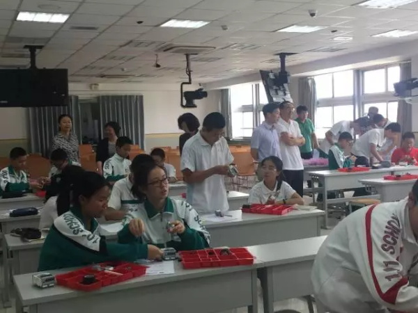 當(dāng)好幫手精準(zhǔn)服務(wù)，童程童美助力學(xué)校科技活動(dòng)