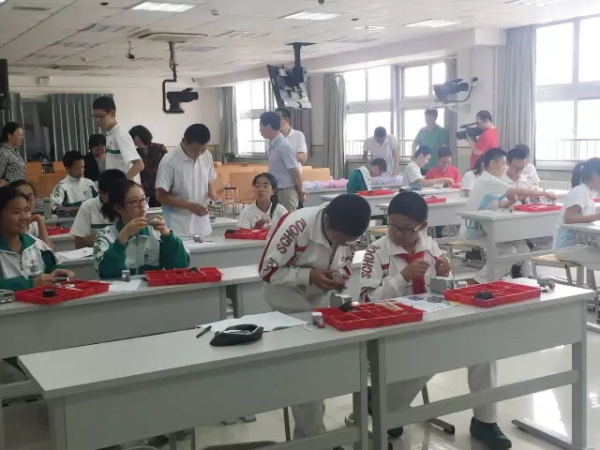 當(dāng)好幫手精準(zhǔn)服務(wù)，童程童美助力學(xué)?？萍蓟顒?dòng)