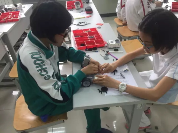 當(dāng)好幫手精準(zhǔn)服務(wù)，童程童美助力學(xué)?？萍蓟顒?dòng)