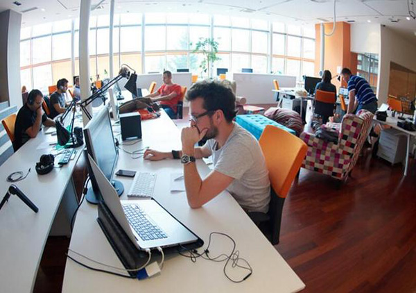 日子不好混！在美國一半工作需要編程這項技能