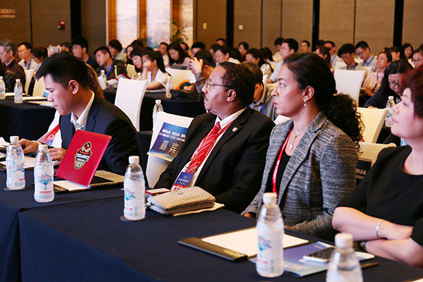 科創(chuàng)(STEAM)教育 讓學生變成創(chuàng)客——2017國際科創(chuàng)(STEAM)教育名校高峰論壇