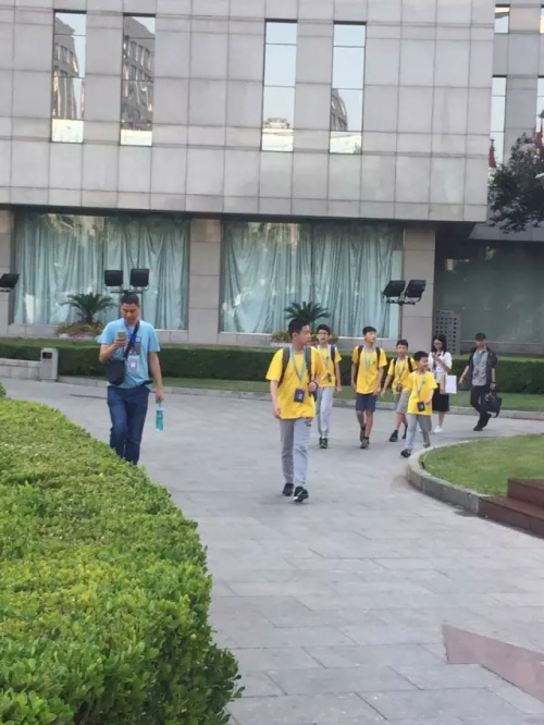 發(fā)現(xiàn)杯 | 你們相親相愛(ài)，我們緊張比賽!發(fā)現(xiàn)杯第一天賽事回顧