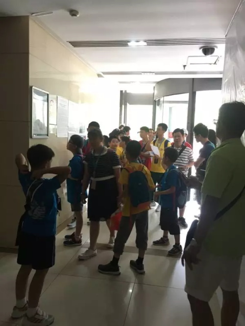 發(fā)現(xiàn)杯 | 你們相親相愛(ài)，我們緊張比賽!發(fā)現(xiàn)杯第一天賽事回顧