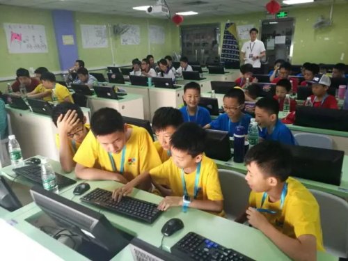 發(fā)現(xiàn)杯 | 你們相親相愛(ài)，我們緊張比賽!發(fā)現(xiàn)杯第一天賽事回顧