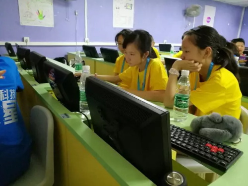 發(fā)現(xiàn)杯 | 你們相親相愛(ài)，我們緊張比賽!發(fā)現(xiàn)杯第一天賽事回顧