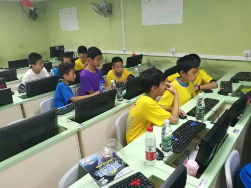 發(fā)現(xiàn)杯 | 你們相親相愛(ài)，我們緊張比賽!發(fā)現(xiàn)杯第一天賽事回顧