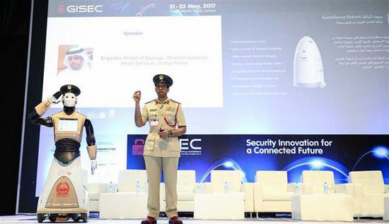 機器戰(zhàn)警真的來了！迪拜欲打造機器人警察隊伍