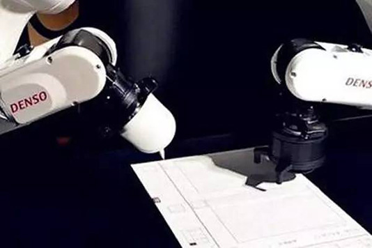 高考機(jī)器人將首度挑戰(zhàn)高考數(shù)學(xué)卷 2小時(shí)作答多套題