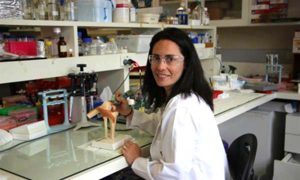 澳洲醫(yī)生用3D生物打印筆修復(fù)羊膝蓋，明年有望用在人身上