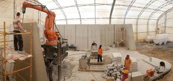 R＆Drone實(shí)驗(yàn)室：阿聯(lián)酋首個(gè)完全在現(xiàn)場(chǎng)3D打印而成的建筑