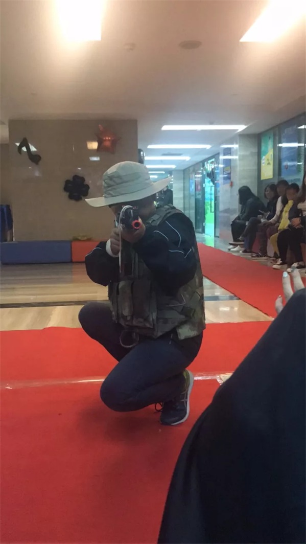 萬圣狂歡，百鬼夜行！這群“搗蛋鬼”們?cè)谕掏栏鞯匦^(qū)玩的很happy！