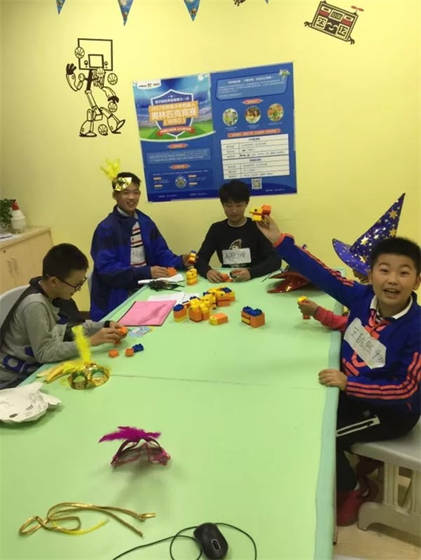 萬圣狂歡，百鬼夜行！這群“搗蛋鬼”們?cè)谕掏栏鞯匦^(qū)玩的很happy！