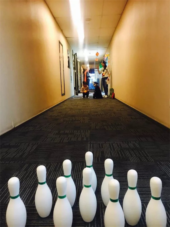 萬圣狂歡，百鬼夜行！這群“搗蛋鬼”們?cè)谕掏栏鞯匦^(qū)玩的很happy！