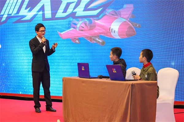 達人達己 聚力共贏| 2017-2018 達內(nèi)2018年大型企業(yè)訂單洽談會召開，童程童美閃亮壓軸